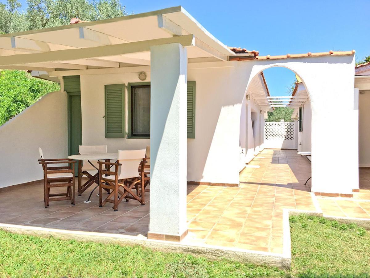 Olive Bay Beach House Амолиани Экстерьер фото